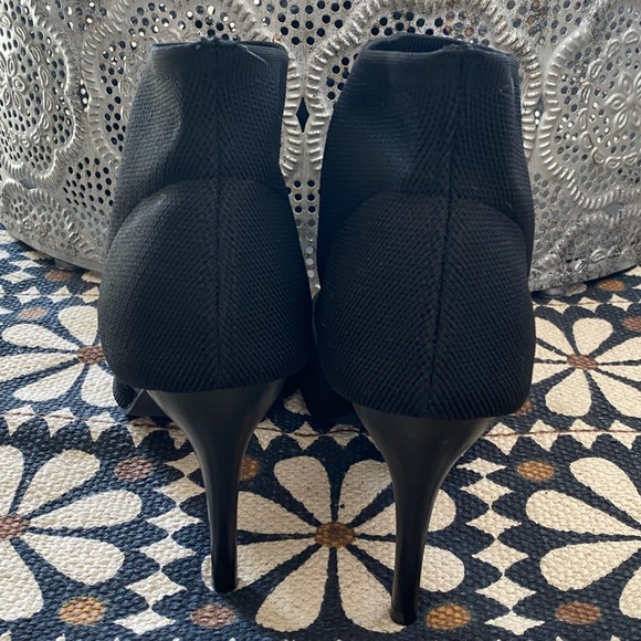 Elegant Black Women's Heels - Picture 6 of 14